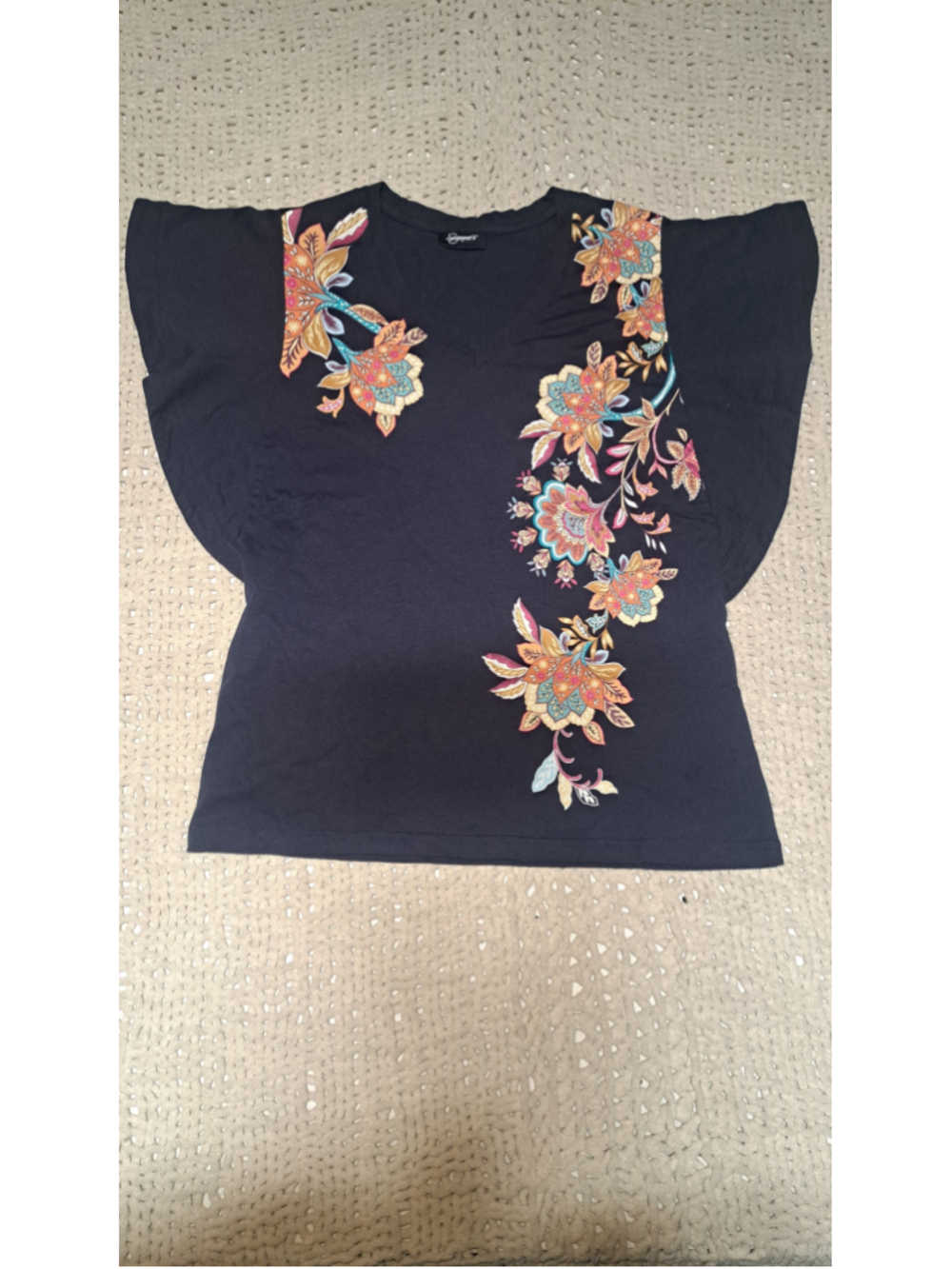 806 - Women's Suzanne's Floral Embroidered Flutter Sleeve Tee Black Size M